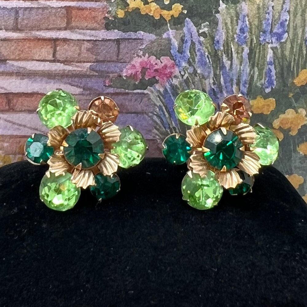 Beau Jewels Green Floral Dome CLIP On Earrings